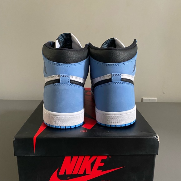 Brand new Jordan 1 University Blue Size 9.5 - Picture 6 of 6